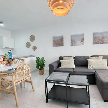 Abora - 500m To The By Lanzarote Puerto del Carmen (Lanzarote)